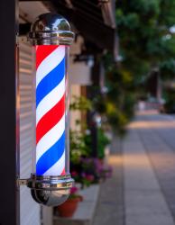 床屋の二階へ家出する一週間